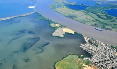 Canal de acceso al puerto de Barranquilla.