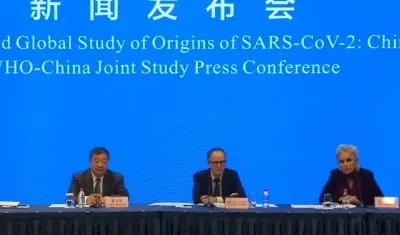 Responsables de la misión de la organización que ha investigado el origen de la covid-19 en Wuhan, China.