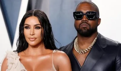 La celebridad Kim Kardashian y el rapero Kanye West. 