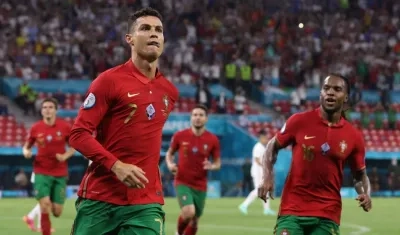 Cristiano Ronaldo, delantero portugués, celebra el gol 109. 