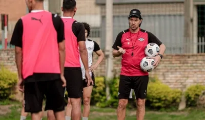 Daniel Garnero, entrenador de Libertad de Paraguay. 