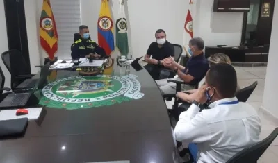 Autoridades de Policía, civiles y directivas de Combarranquilla se reúnen para garantizar seguridad de Solinilla.