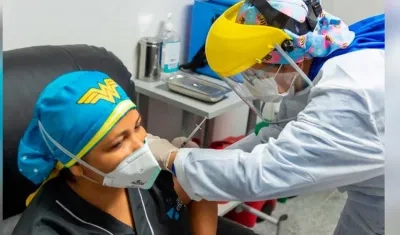 Van 12.377.173 con esquemas completos de vacunación contra el Covid-19 en Colombia.