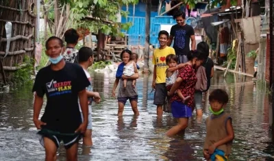 El paso del tifón Conson dejó 17 muertes en Filipinas.