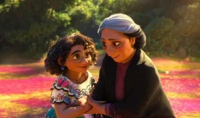 La película de Disney Encanto se llevó el premio a la mejor película animada.