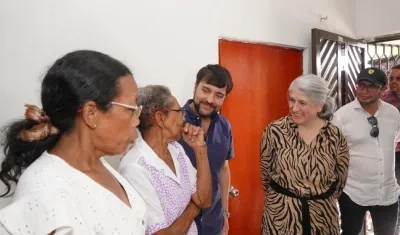 Entrega de viviendas mejoradas a familias de La Luz y La Chinita.