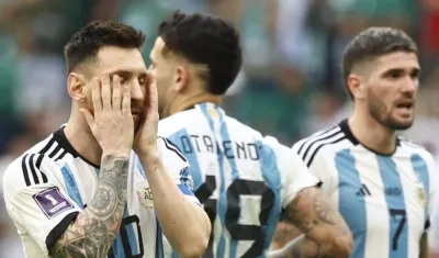 Lionel Messi decepcionado por el empate. 