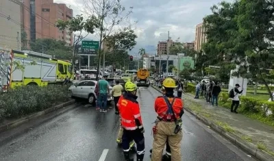 Organismos de socorro atendieron la emergencia en la Avenida El Poblado.