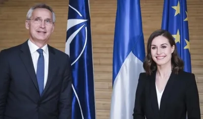 El secretario general de la OTAN, Jens Stoltenberg, y Sanna Marin.