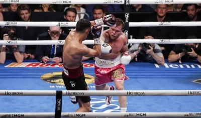 Saúl 'Canelo' Álvarez, boxeador mexicano, en el duelo hasta Dimitry Bivol. 