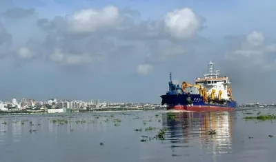 Imagen del canal de acceso al Puerto.