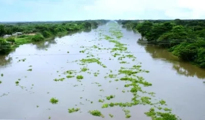 Los niveles del Canal del Dique siguen aumentando con graves riesgos de inundaciones.