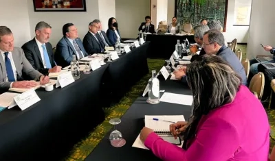 Representantes de Gustavo Petro en el encuentro con delegados del Gobierno de los EE.UU.