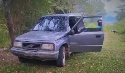 En este vehículo se desplazaban los tres jóvenes asesinados en el Cauca.