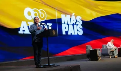 El Presidente Gustavo Petro habla a industriales de la Andi reunidos en Cartagena.