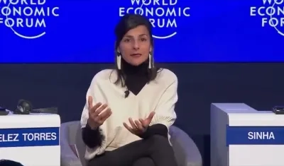 La ministra de Minas, Irene Vélez, desde Davos, Suiza.