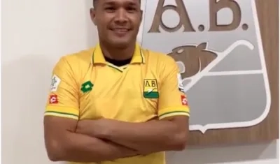 Teófilo Gutiérrez luciendo la camiseta del Atlético Bucaramanga.