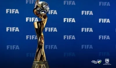 El trofeo de la Copa del Mundo Femenina.