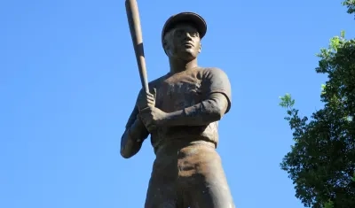 Estatua de Roberto Clemente, en Puerto Rico.