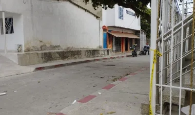El ataque sicarial ocurrió en esta cuadra del barrio Los Almendros. 