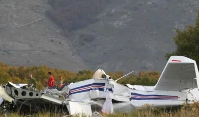 Estado en que quedó el avión de un motor, modelo Piper PA 28 que cayó en Nueva York