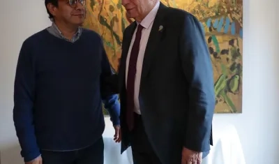 La UE ha estado al lado de Colombia para apoyar el proceso de paz, le dijo Josep Borrell al Comisionado de Paz, Danilo Rueda