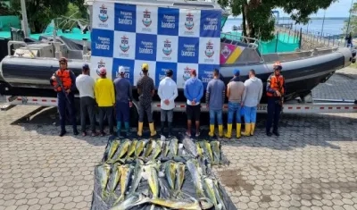 Capturados mientras realizaban realizaban faena de pesca de manera ilegal. 