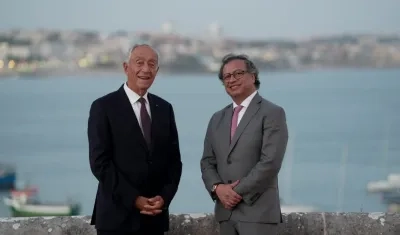 El Presidente Gustavo Petro con su colega de Portugal, Marcelo Rebelo de Sousa, este lunes en Lisboa.