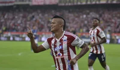 Luis Sandoval celebra el gol que le marcó a Millonarios, con el cual Junior ganó 1-0.