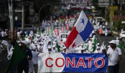 Marcha de trabajadores en Ciudad de Panamá este 1o. de mayo.