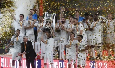 La celebración del Real Madrid con presencia del técnico Carlo Ancelotti.
