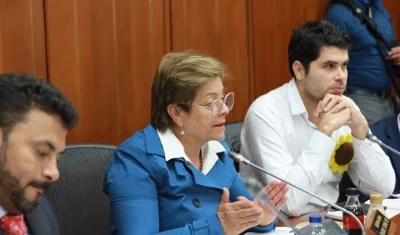 La Ministra de Trabajo en debate de Reforma Pensional.