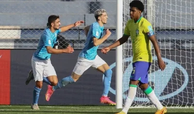 El atacante Dor Turgeman celebra el tercer gol israelí ante Brasil.  