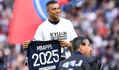Kylian Mbappé tenía un opción para extender hasta 2025 su contrato con el PSG. 