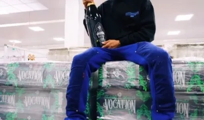 Ozuna con su nueva marca de bebidas, "Vocation". 