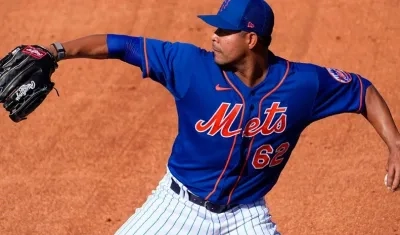 José Quintana firmó un contrato por dos temporadas con los Mets.