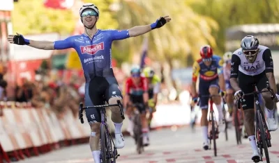 El australiano Kaden Groves celebra tras ganar la cuarta etapa de la Vuelta a España. 