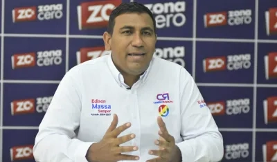 Edison Massa Samper, candidato a la Alcaldía de Puerto Colombia, en la visita a Zona Cero
