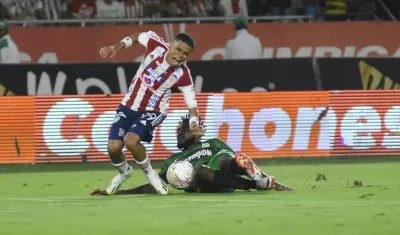 La jugada en la cual Álvaro Angulo lesionó a José Enamorado. 