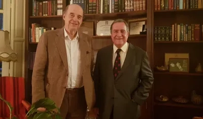 Álvaro Leyva con el abogado Carlos Argüello Gómez.