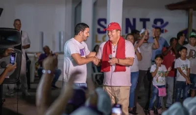 Santander Lopesierra Rosado, hijo de Samuel Santander Lopesierra Gutiérrez, en reciente acto proselitista en Maicao (La Guajira).