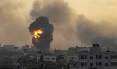 Imagen de bombardeo en Gaza.