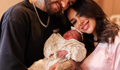 Neymar con Bruna Biancardi y su hija recién nacida. 