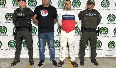 Breyner José Portillo Acosta y Jhon Ross Serje Gómez, capturados por extorsión.