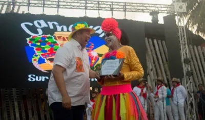 El Secretario Distrital de Cultura, Juan Carlos Ospino, en el Cabildo del Carnaval del Suroccidente