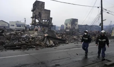 Edificaciones afectadas tras el terremoto en Japón. 