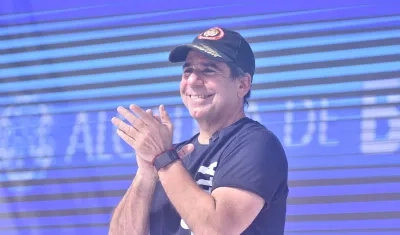 Alex Char Chaljub, alcalde de Barranquilla y fanático de los Caimanes. 