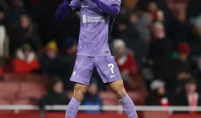 Luis Díaz festeja el gol que le marcó al Arsenal. 