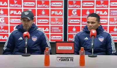 Arturo Reyes y Carlos Bacca asistieron a la rueda de prensa después del partido contra Santa Fe.