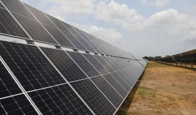 Las plantas solares son una apuesta por las energías renovables.